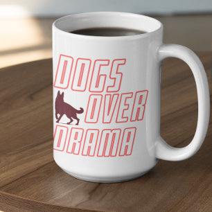 Anpassningsbara Hundar Före Drama Kaffemugg