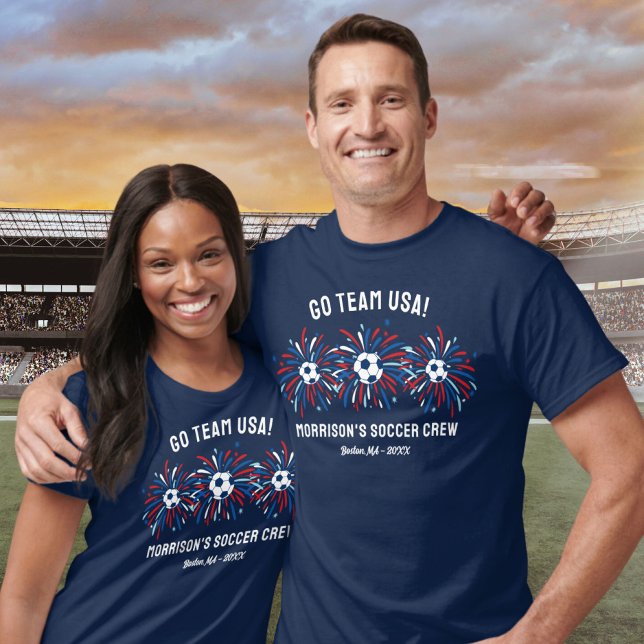 Anpassningsbarna för Patriotic USA Fireworks-fotbo T Shirt (Skapare uppladdad)