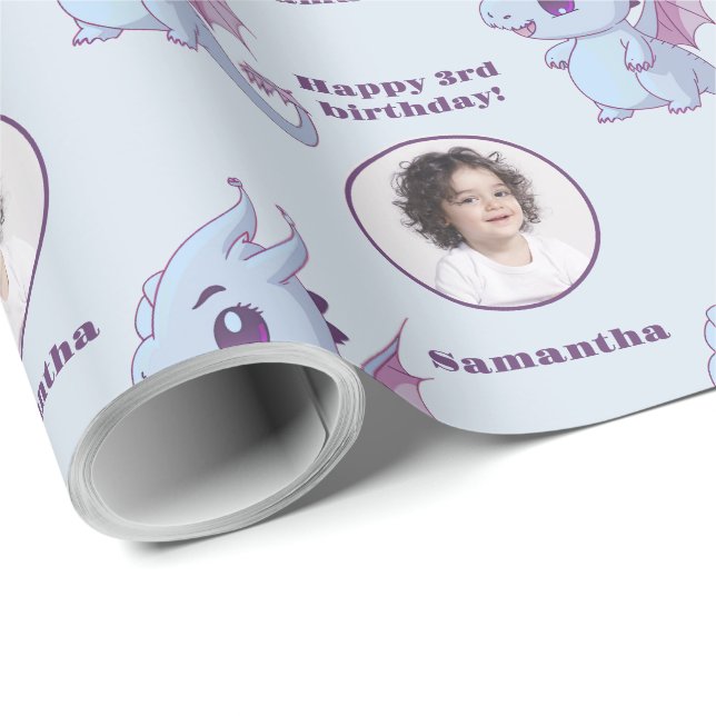 Anpassningsbarna Fototext för Cute Lila Blue Chibi Presentpapper (Rullad Hörn)