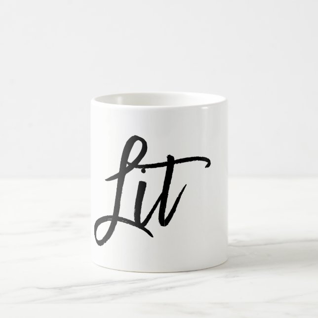 Anpassningsbarna Lit Black Modern Script Trendig Kaffemugg (Center)