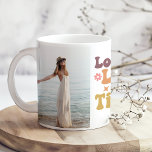 anpassningsbarna "Lo Bueno Lleva su Tiempo" Fotots Kaffemugg<br><div class="desc">Vi firar tålamodet och livets skönhet under resan med Anpassningsbarna "Lo Bueno Lleva su Tiempo" Fototäckningskaffe Mugg. Med den inspirerande spanska frasen "Lo Bueno Lleva su Tiempo" ("Bra Sak take Time") parar detta mugg det meningsfulla budskapet med dina omhuldade foton och skapar en verklig personlig och ett riktigt motivationsmässigt biet....</div>