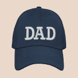 Anpassningsbarna Pappa Simple Modern Typography Broderad Keps<br><div class="desc">Pappa Simple Modern Typography Anpassningsbar Embroied Baseball Cap har den enkla moderna broidertexten "Pappa". Perfekt som en gåva till pappa för Fars dag,  jul,  födelsedag och annat. Skapat av Evco Studio www.zazzle.com/store/evcostudio</div>