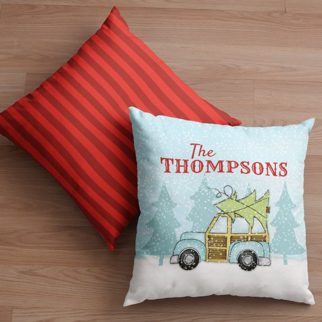 Anpassningsbarna Personligen  i julklapp i Snöflin Kudde (Whimsical Christmas holiday Woodie car throw pillow)