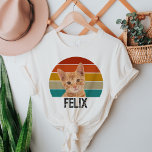 Anpassningsbarna Retro Pet Photo personlig Vintage T Shirt<br><div class="desc">Fira din kattdjur vän i stil med Personlig Vintage Cat Anpassningsbar Retro Pet Photo Tri-Blend Shirt! Den här engångsskjortan har en charmerande solnedgång i stil, perfekt parad med ett anpassningsbar foto av din älskade katt. Vare sig du tittar att visa upp kattens unika karaktär eller bara njuta av vintagens nostalgi...</div>