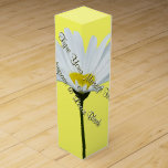 Anpassningsbarna Wildblomma Vin Box White Daisy Vi Presentask För Vinflaska<br><div class="desc">Daisy Vin Box Personlig White Daisy Boxes Honeybee Art Gift Boxes Smyckeskriner Keepsakes Garden Flower Boxes Ditt namn Här sommarblommor Gift Vin Boxes Anpassade Flower Mementos för manar, Women Daisy Flower Vin Boxes Klicka på "Customize" för att lägga till mer text Meny Typsnitt Anpassningsbar Wildblommes Färg Personlig Daisy Bröllop Vin...</div>
