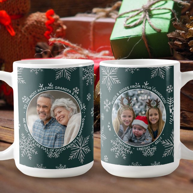 Anpassningsbarna Winter Snöflingor Fotojul Kaffemugg (Celebrate the love you share with your grandparents by gifting them this Snowfall Love Mug.)