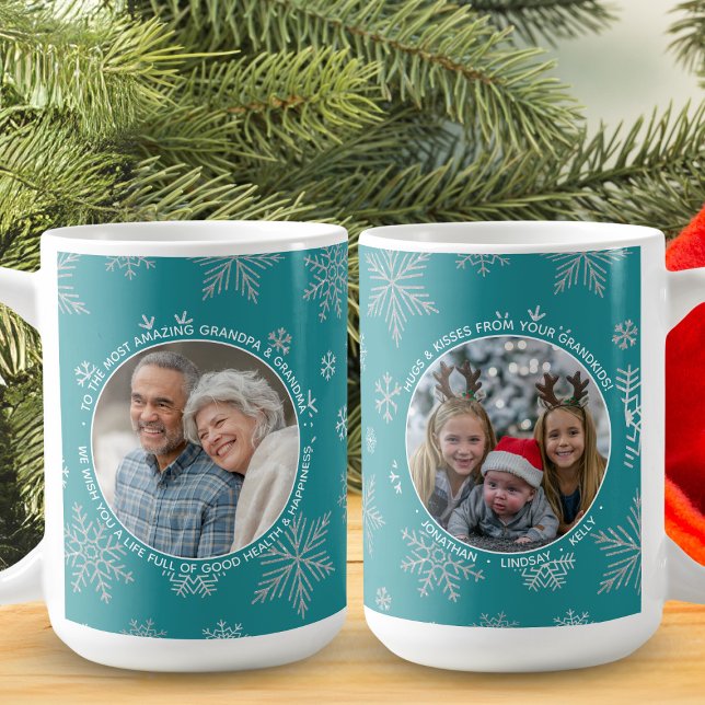 Anpassningsbarna Winter Snöflingor Photo Blue jul Kaffemugg (This lovely mug is the perfect way to embrace the spirit of the season.)