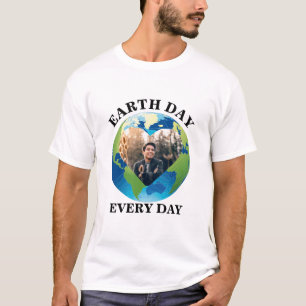 Anpassningsbarnas planetens hjärtfoto Jorddag varj T Shirt