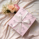 Anpassningsbarnas Rosa Mr. och Mrs. Script Presentpapper<br><div class="desc">Backa dina presenter i stil med detta vackra pappra omslag,  med en mönster av "Mr and Mrs" i elegant-manusmanusgrafi,  som lätt anpassats med ditt efternamn. Perfekt för bröllop,  bröllopsfavörer,  årsdagar eller möhippor,  denna sofistikerade inslagningsplan är designad för att varje gåva ska bli lika minnesvärd som tillfälle.</div>