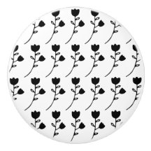 anpassningsbarsvartblomma på kabinett knopp för