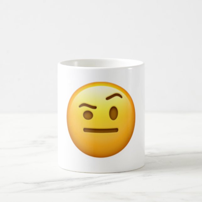 Ansikte med en eyebrow upphöjd - Emoji Kaffemugg (Center)