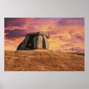 Anta do Tapadao Dolmen. Neolitiska ruiner i Crato  Poster