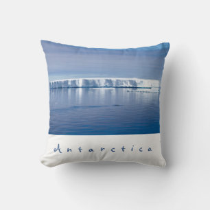 Antarctica iceberg liggande foto med vit text kudde