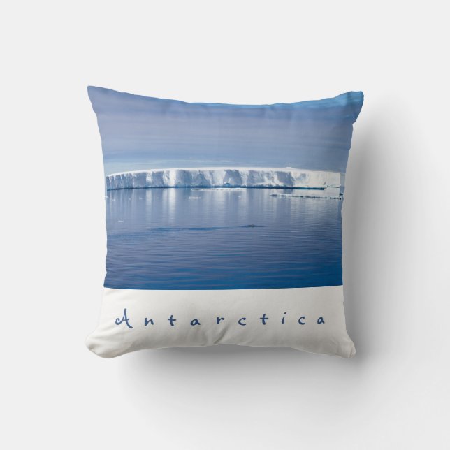 Antarctica iceberg liggande foto med vit text kudde (Framsida)