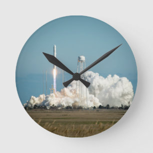 Antares Rocket Launch Rund Klocka