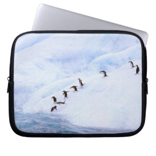 Antarktis, Antarktiska halvön. Strimhopparpingvin Laptop Fodral