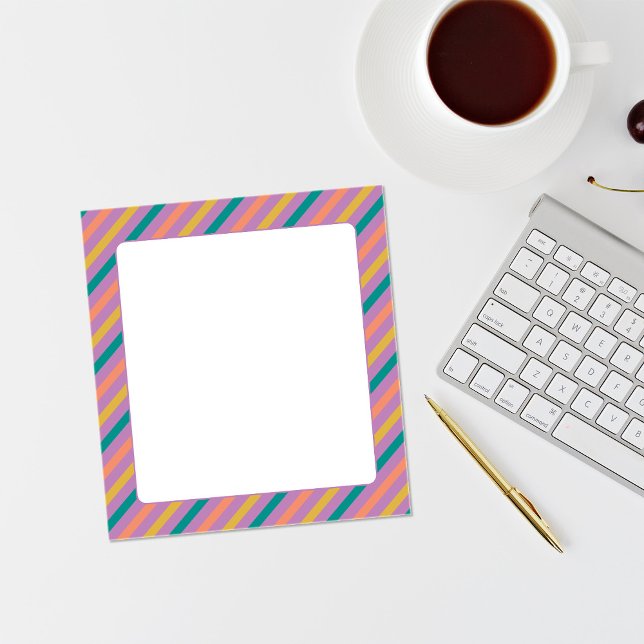 Anteckningsblock för färgat rand (Skapare uppladdad)
