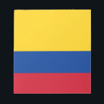 Anteckningsblock med Flagga Colombia<br><div class="desc">Lägg till lite colombianskt pride i din kontorssamling med vårt anteckningsblock för exklusiv som omfattar flagga Colombia! Det här anteckningsblocket är mycket detaljerat, det är mer än bara en funktionell fråga, det är ett firande av Colombias kulturarv och pride av rik. Den slående designen visningar på ett tydligt sätt det...</div>