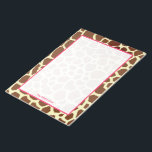 Anteckningsblocket Giraffe & Rosa Personlig Anteckningsblock<br><div class="desc">Ett anteckningsblock med en giraffbakgrund för utskrift och ett rent mittavsnitt som beskrivs i rosa. Anpassa med ditt namn i rosa.</div>