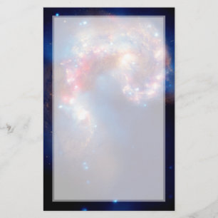 Antennaegalaxer som kolliderar brevpapper