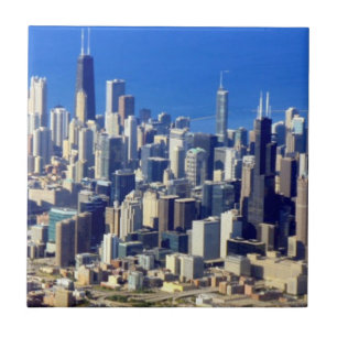 Antennen beskådar av Chicago i city med sjön Kakelplatta