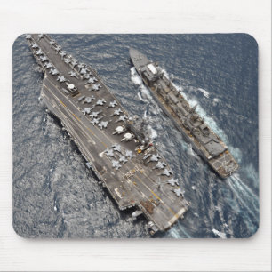 Antennen beskådar av hangarfartyget USS Ronald Musmatta