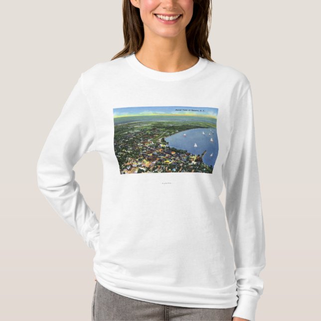 Antennen beskådar av staden, segelbåtar på sjön t shirt (Framsida)