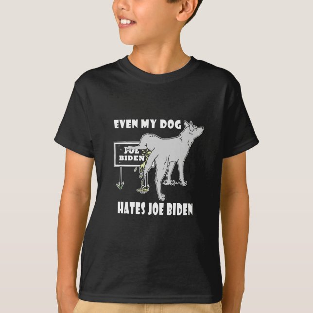 Anti Joe Biden My Hund Hates Biden Politiskt humor T Shirt (Framsida)