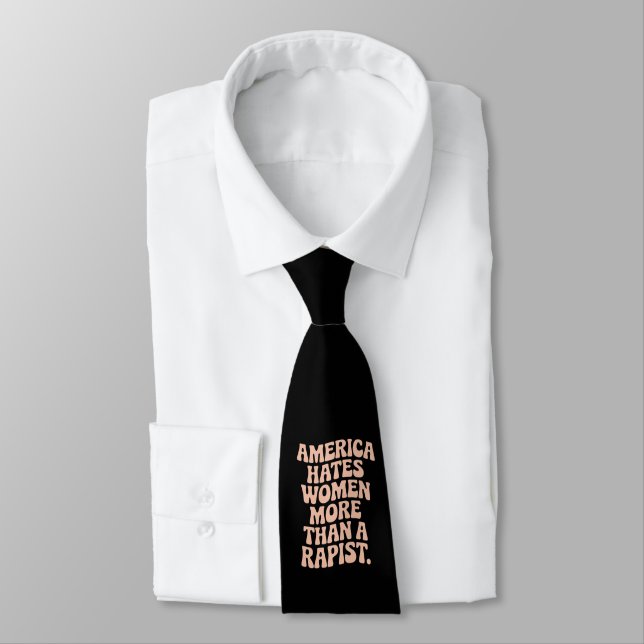 Anti Trump Anti MAGA protest feminist aktivist  Slips (Bunden)
