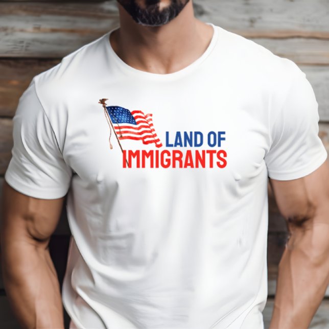 Anti-Trump merch-protest flagga blue T-Shirt (This T-shirt fearlessly confronts Donald Trump's immigration policies. Land of immigrants.)