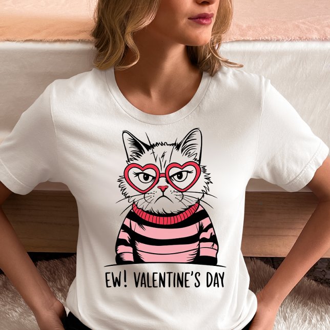 Anti-Valentine's Cat  T Shirt (Skapare uppladdad)
