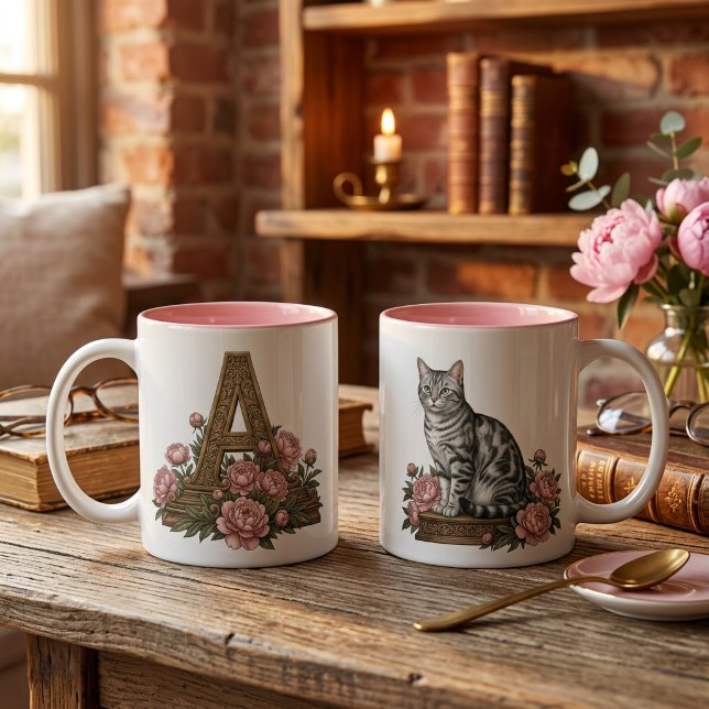 Antik Blommig Katt Monogram Kopp (Tabby Cat Gift for Cat Lovers  Cottagecore Aesthetic Coffee Cup)