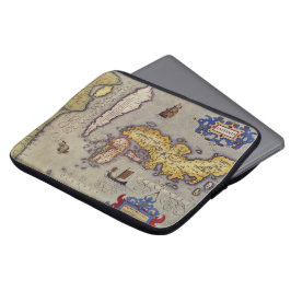 Antik karta över Japan av Mercator och Hondius Laptop Sleeve