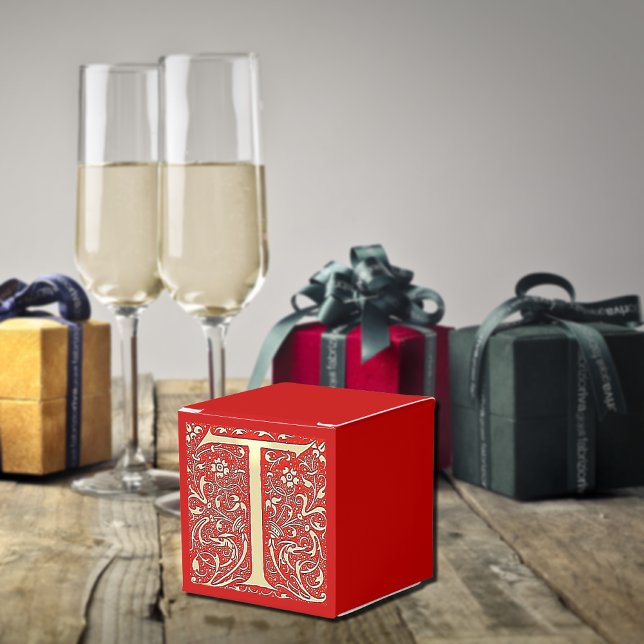 antik ornatmonogram - brev T Presentaskar (Skapare uppladdad)