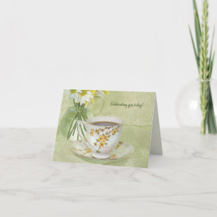antika tekopp med daisy bouquet-födelsedag kort