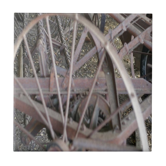 Antikt lantgårdverktyg kakelplatta (Framsidan)