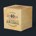 Antique 40th Birthday Design Presentaskar<br><div class="desc">Födelsedagans favoritrutdesign. 100 % Anpassade. Redo att fylla i rutan/rutorna eller klicka på knappen CUSTOMIZE om du vill lägga till, flytta, ta bort, ändra storlek på eller ändra något av teckensnitten eller bilderna. Tillverkad med högupplöst vektor och/eller digital grafik för utskrift av professionell. OBS! (DET HÄR ÄR EN SKRIVELSE. All...</div>