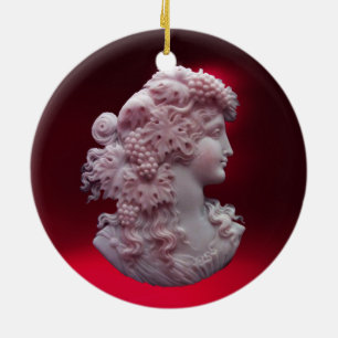 ANTIQUE CAMEO, DAM MED DRUVMONOGRAM JULGRANSPRYDNAD KERAMIK