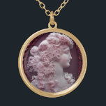 ANTIQUE CAMEO, DAM MED DRUVOR OCH GRAPEVINER GULDPLÄTERAT HALSBAND<br><div class="desc">Yvel av typen cammeo jewel med en vacker kvinnoprofil med långa hår,  med ornamerade druvor och grapeviner för vinodlingskörd</div>