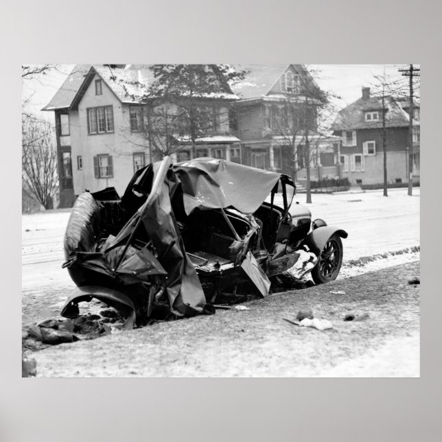 Antique Car Wreck, 1923 Poster (Framsidan)
