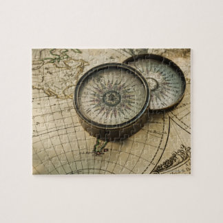 Antique compas on karta pussel