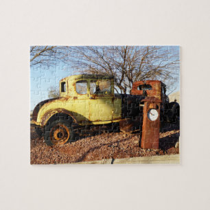 Antique Gult Coupe Car jigszle puzzle Pussel