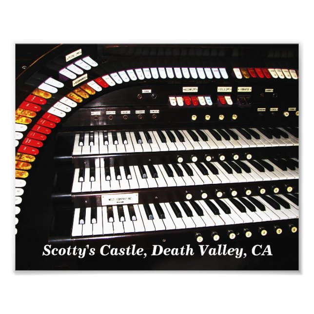 Antique Organ, Scotty's Castle Photo Print Fototryck (Framsidan)
