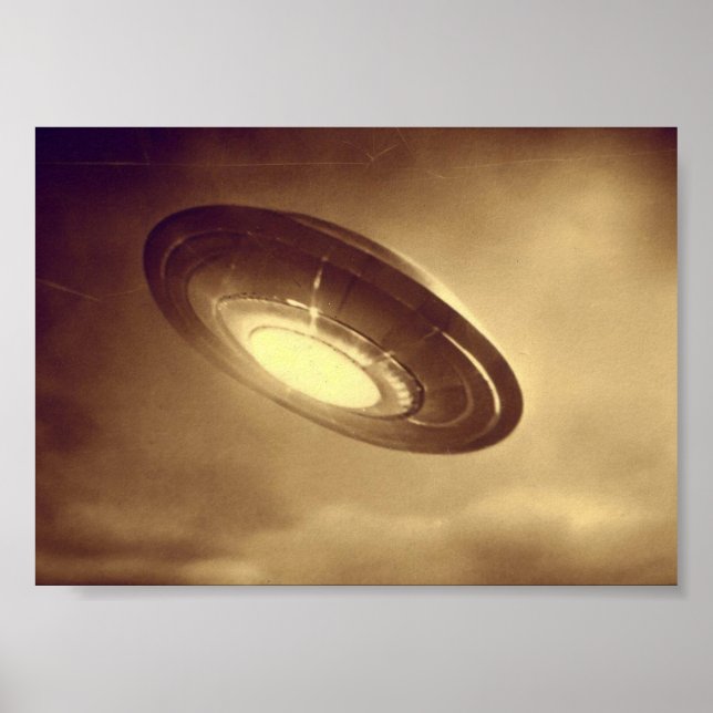 Antique Photo of a UFO Poster (Framsidan)