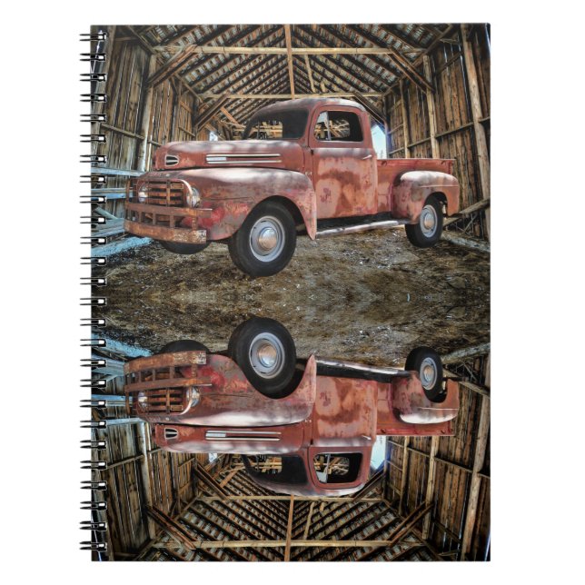 Antique Red Lastbil i Rustic Barn Anteckningsbok (Framsidan)