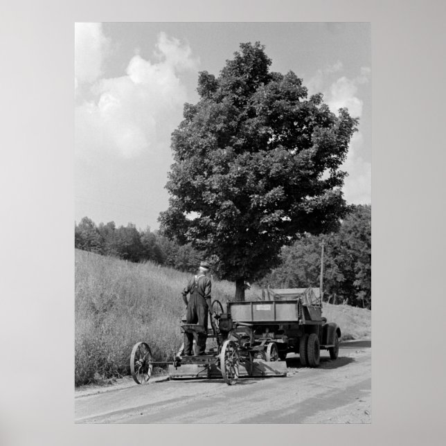 Antique Road Grader, 1937 Poster (Framsidan)