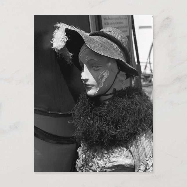 Antique Shop Mannequin, 1941 Vykort (Framsida)