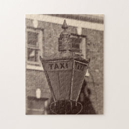 Antique Taxi Lamp - 11 x 14 - 252 delarare Pussel