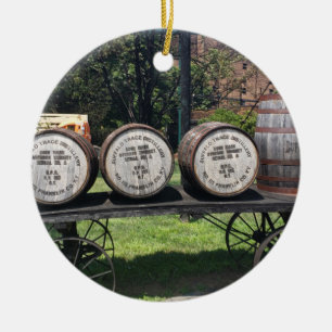 Antique Wagon with Bourbon Barrels, Buffalo Trace Julgransprydnad Keramik