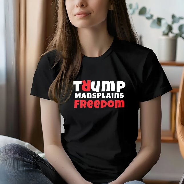 Antitrump feministiska protest slogan röd svart t shirt (Skapare uppladdad)